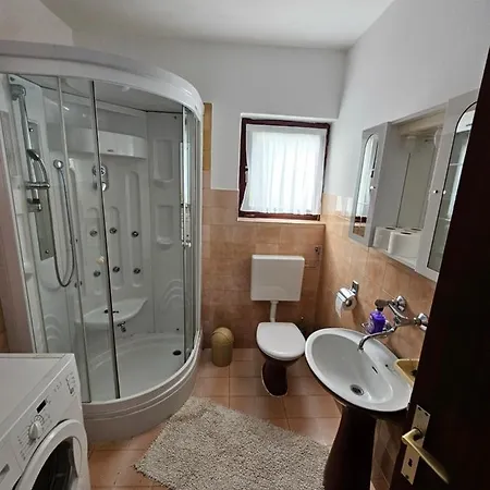 Lana Apartment